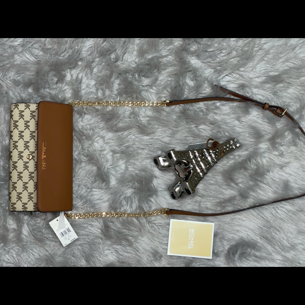 MICHAEL KORS LV WALLET ON A CHAIN